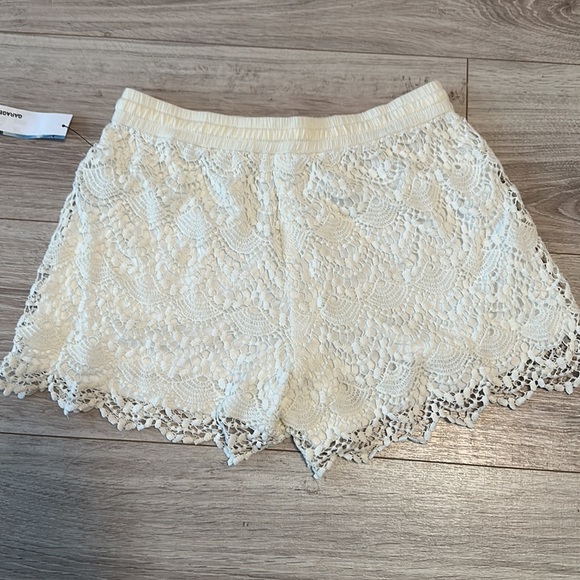 White crochet shorts - Picture 3 of 5